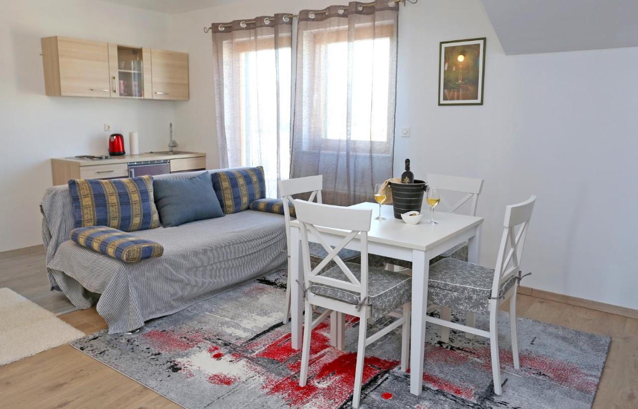 Apartament Znjan