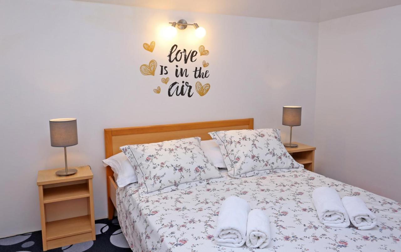 Apartament Znjan