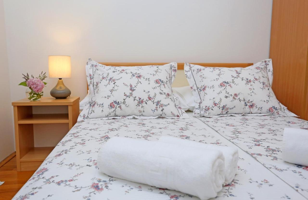 Apartament Znjan *