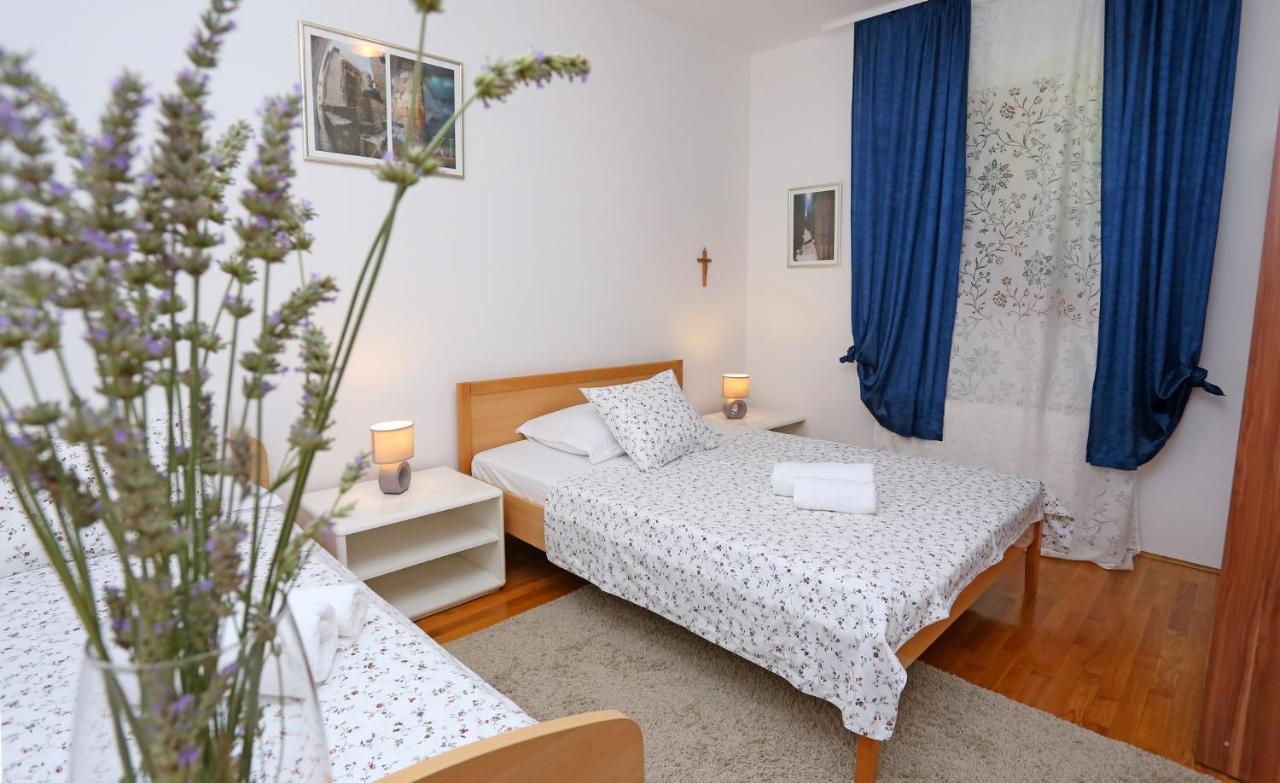 Apartament Znjan *